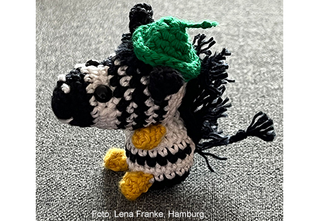 Ein Klassentier häkeln – Anleitung für einen Mini-Zebra-Franz
