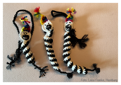 Einen Zebra Franz Sorgenwurm häkeln